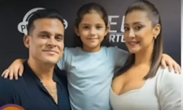 Revelan inédita foto del rostro de la 'hija' de Christian Domínguez y Karla Tarazona tras aparecer con ecografía Revelan inédita foto del rostro de la 'hija' de Christian Domínguez y Karla Tarazona tras aparecer con ecografía