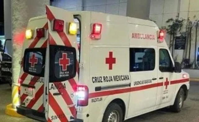 Ambulancia donde fue trasladada la abuelita de 80 años al hospital. Foto: Difusióm   