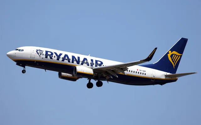  La empresa irlandesa Ryanair está en el ojo de la tormenta, tras cobrar más de 100 dólares a una pareja por imprimir los tiquetes    