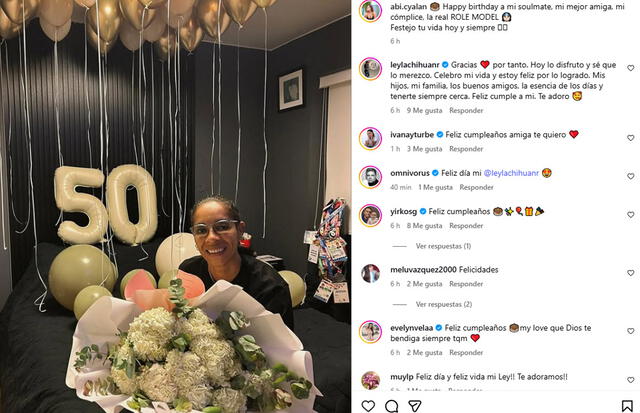 Leyla Chihuán fue sorprendida por su enamorada en su cumpleaños 50.  