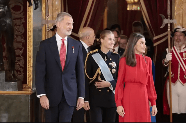 <em>Princesa Leonor de Borbón junto al rey Felipe VI y la reina Letizia. Foto: Gtres </em>   