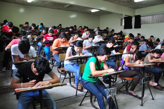 Te damos a conocer 5 consejos para que puedas escoger una carrera adecuada. Foto: La República   