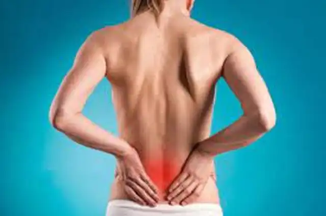  El dolor lumbar puede ser tratado a través de terapia física. Crédito: Webconsultas.   