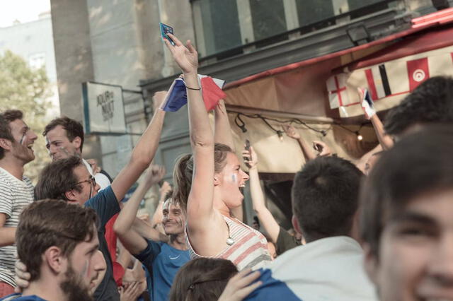 Hinchas viven la fiebre del Mundial   