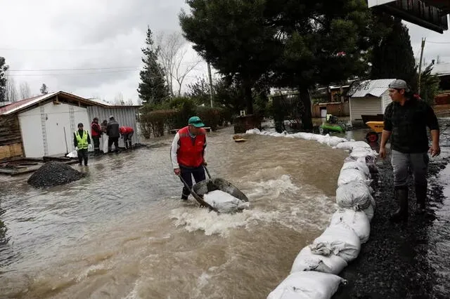  Las autoridades informaron que el número de personas damnificadas es de 4.288. 