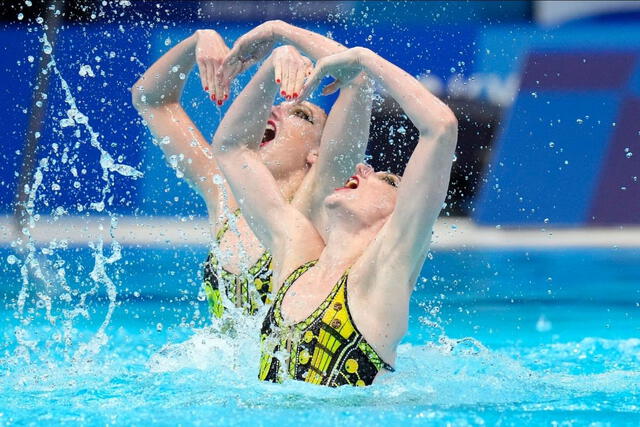  Svetlana Kolesnichenko y Svetlana Romashina, del Comité Olímpico de Rusia, en la prueba de nado sincronizado   