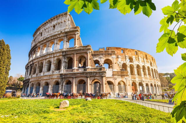 El Coliseo de Roma, Italia.    