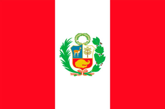  Cuarta bandera del Perú. El escudo siguió siendo de uso obligatorio hasta 1950. Foto: Bicentenario Perú   