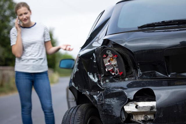  Soñar con un accidente de coche es en general símbolo de preocupaciones, miedos e inseguridades. Crédito: Psicología online.com   