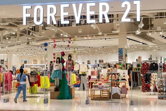 Forever 21 remata sus prendas A MENOS DE S/10 y anuncia el cierre para siempre de sus tiendas