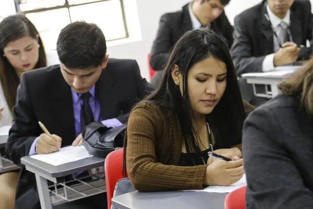 La carrera universitaria que no tiene futuro según la IA