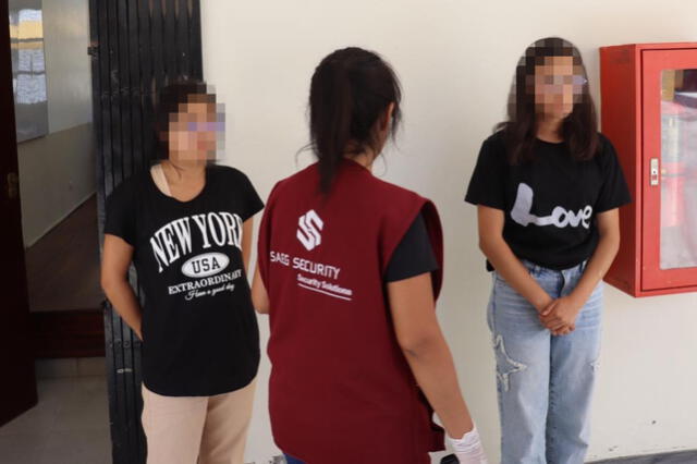 Postulantes detenidos en pleno examen de admsión. Postulantes detenidos en pleno examen de admsión.