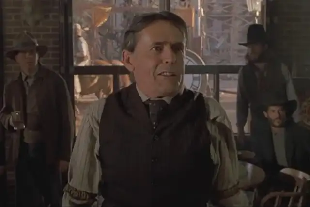 Matt Clark interpretó a Chester, el cantinero dentro de 'Volver al Futuro parte III'.