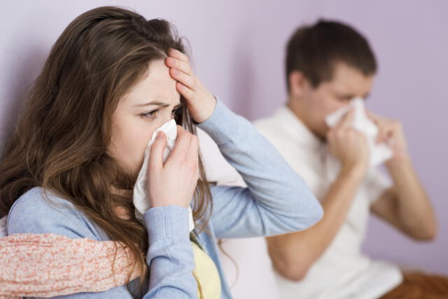 Uno de los síntomas similares es la fiebre entre los dos virus.   