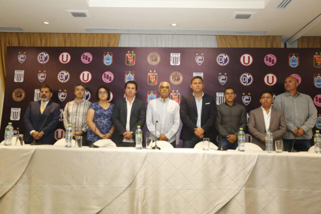 Directivos de ocho clubes peruanos cuestionan el mal manejo por parte de la FPF respecto a los derechos de transmisión. Crédito: Carlos Contreras / GLR.   