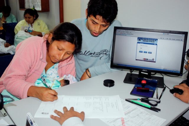 Si tiene denuncias por no pasar la pensión de alimentos, puede ayudarte a descubrir con quién tiene hijos.