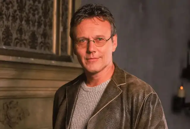 Anthony Head deja un gran legado tras un exitosa carrera.