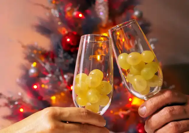 Cábala para Año Nuevo 2026: comer 12 uvas a medianoche