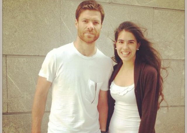 El exfutbolista Xabi Alonso y Josefina Vargas Llosa. Foto: Instagram 