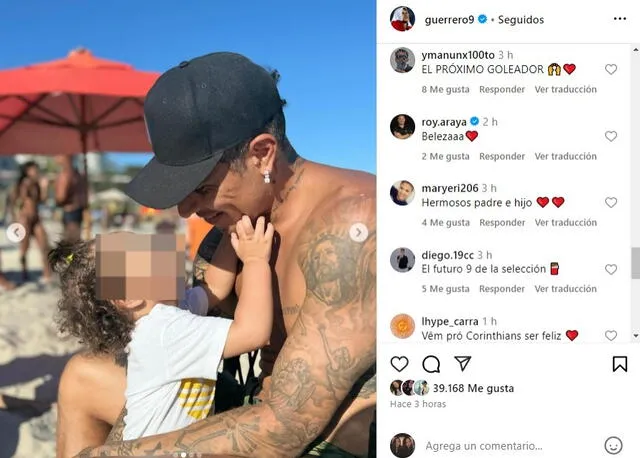 Paolo Guerrero disfruta tierno momento con su hijo en la playa.