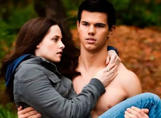 Actores Taylor Lautner y Kristen Stewart en 'Crepúsculo'.