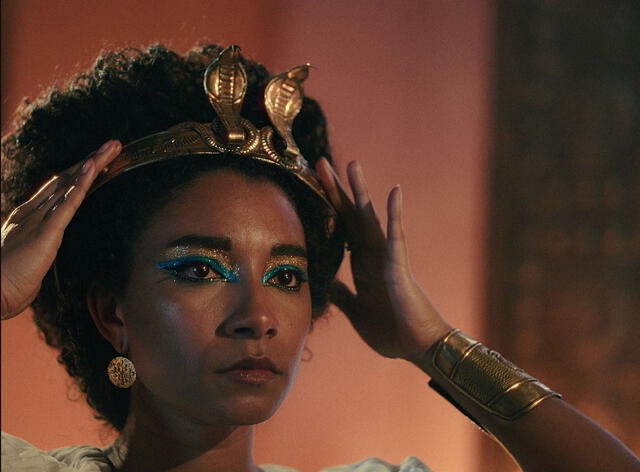 La nueva actriz Adele James que encarnará a Cleopatra   
