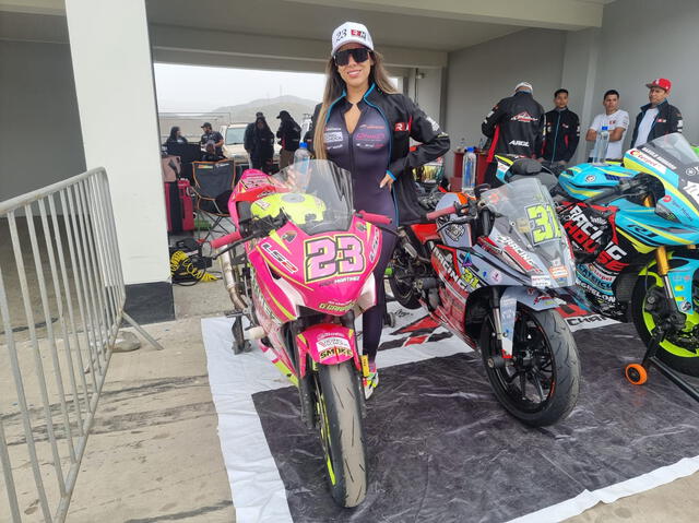 Aída Martínez compite en carrera de moto tras recuperar visión.