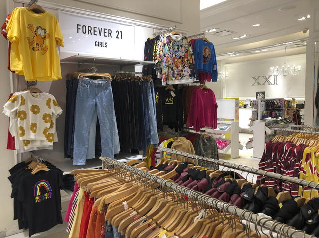 Forever 21 remata sus prendas A MENOS DE S/10 y anuncia el cierre para siempre de sus tiendas