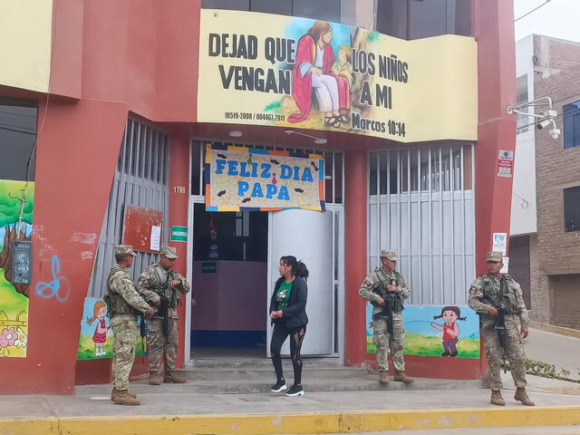 Colegios particulares de Trujillo son resguardados por militares.