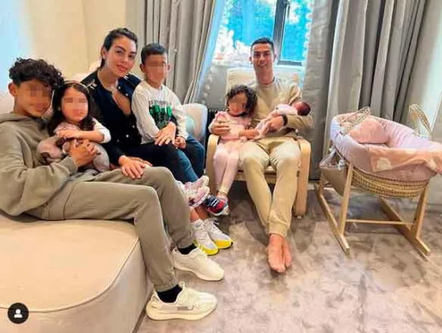 Cristiano Ronaldo mostró la foto familiar con la nueva integrante. / FUENTE: Instagram.   