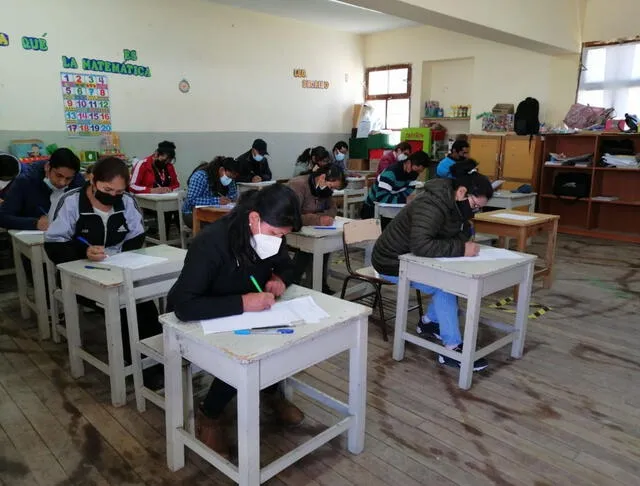 Todos los docentes pueden ingresar a la Carrera Pública Magisterial con previo examen. Foto: Andina  
