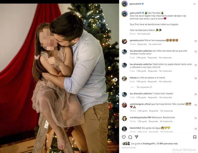 Rodrigo Cuba posa con su hija en sesión de fotos.   