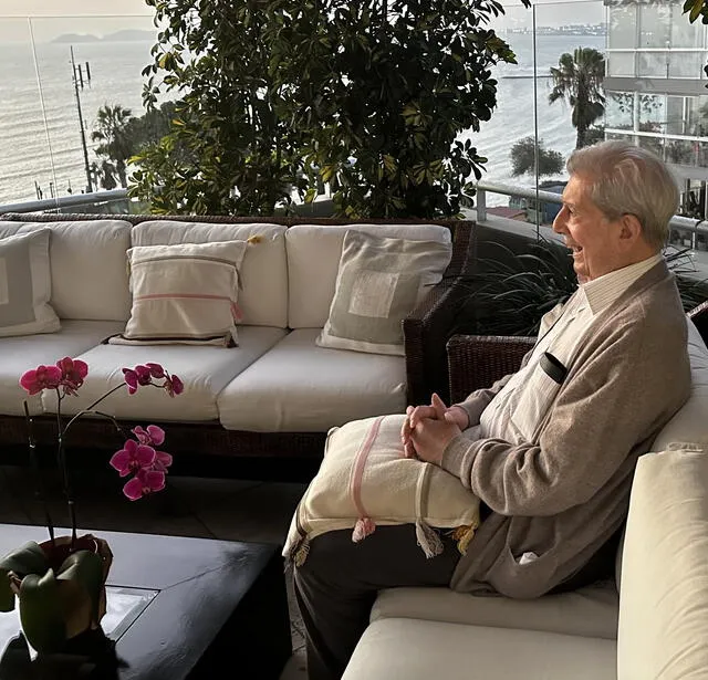Una de las últimas fotografías de Mario Vargas Llosa.