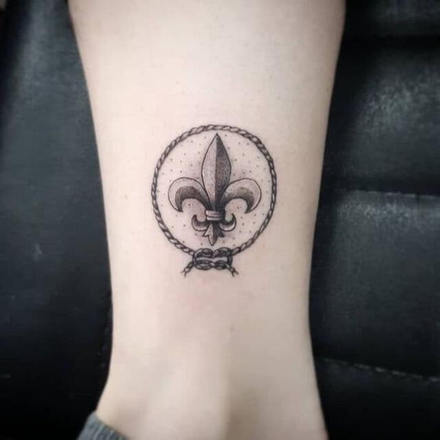 Tatuaje de la flor de lis 