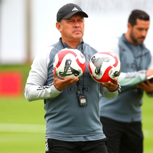 Juan Reynoso va por su segundo partido como entrenador en Eliminatorias.