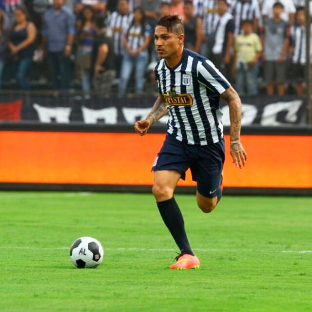 Paolo Guerrero nunca debutó como profesional en Alianza Lima.   