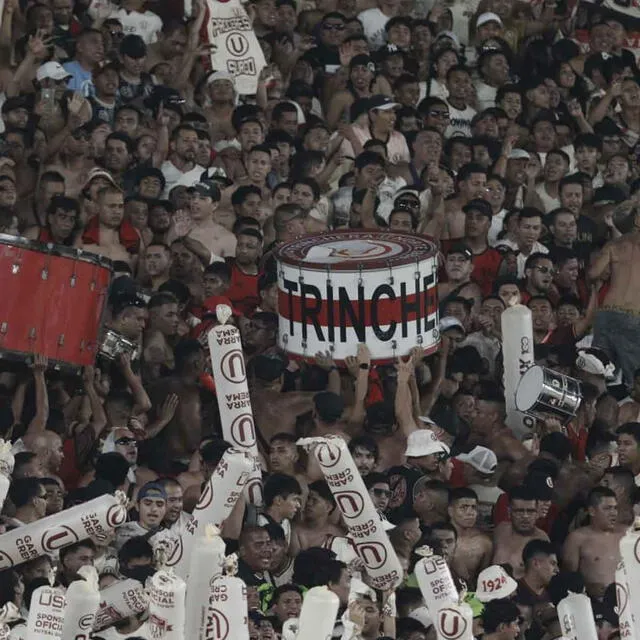 La hinchada de Universitario llenó otra vez el Monumental.