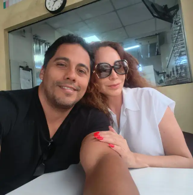 Janet Barboza oficiliazó a su novio Félix Moreno.