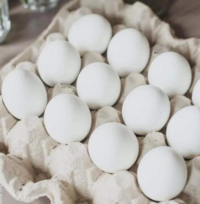  Soñar con huevos blancos significa que tendrás muchas suerte en el amor y trabajo. Crédito/Vibra.com   