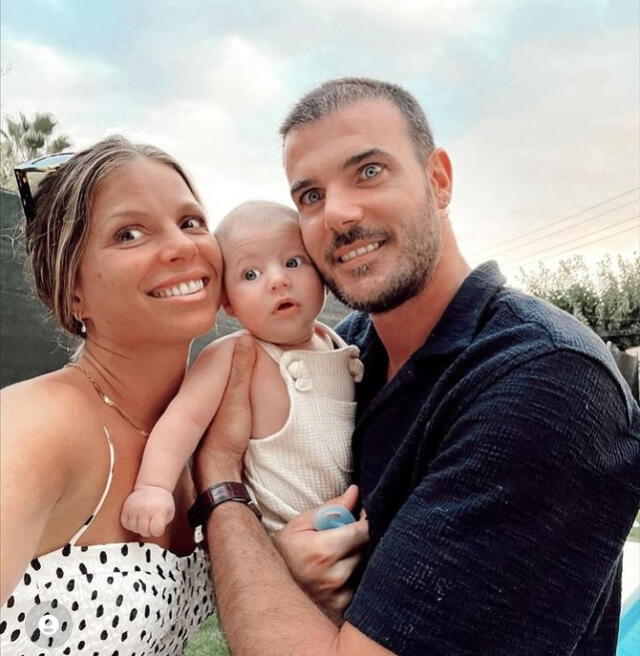 Núria junto a su esposo y su hijo (Foto: Instagram)   