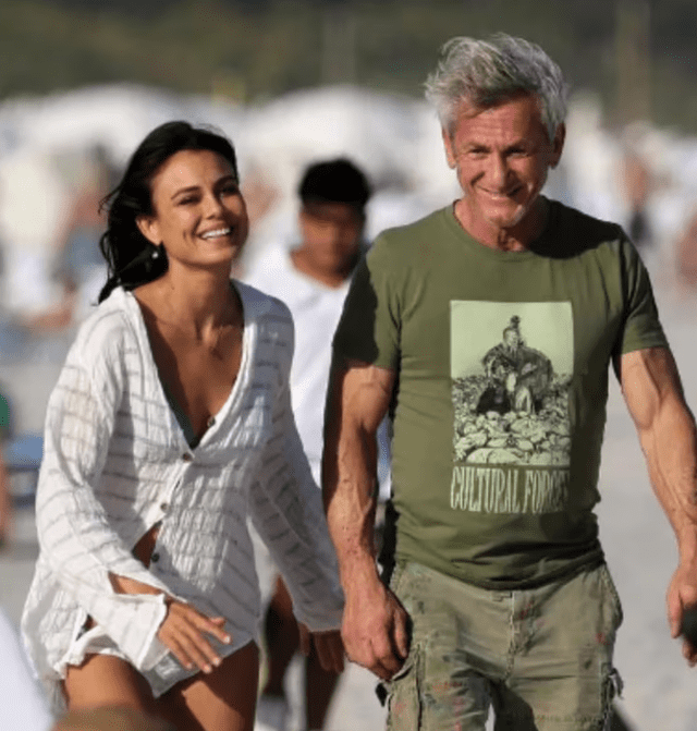 Sean Penn y Nathalie Kelley captados juntos.