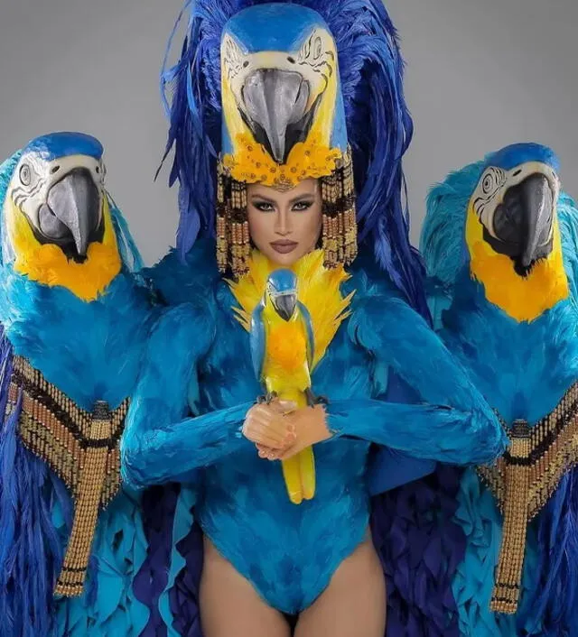 Miss Brasil, Maria Brechane, mostró su traje típico.