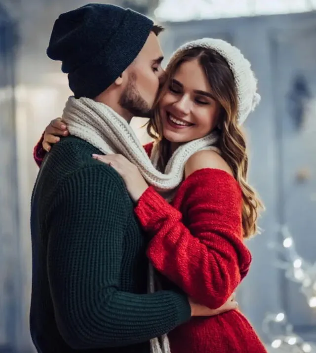  Frases para dedicar al novio o novia para Navidad. Crédito: Top Adventure. 