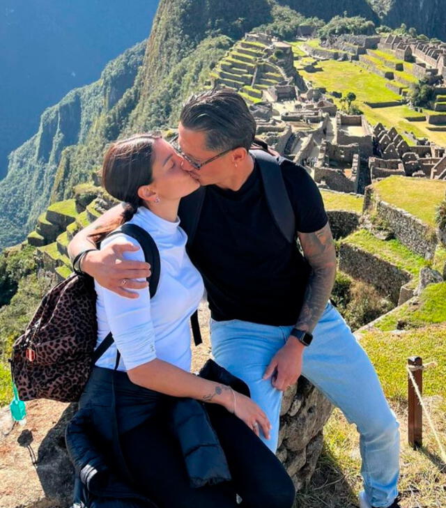  Gianluca Lapadula y su esposa Alessia Macrí en Machu Picchu. Foto: Instagram  