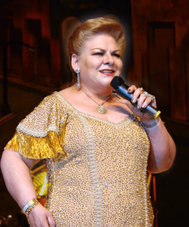 Equipo de 'Paquita la del barrio' niega que haya estado hospitalizada y mal de salud.  