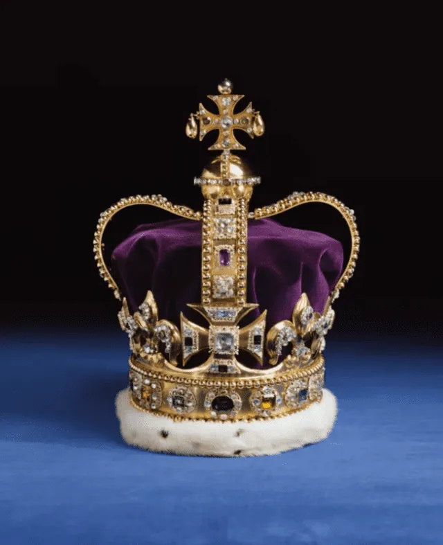 La corona de San Eduardo fue elaborada en en 1937 para la coronación del rey Carlos II. Foto: Tower of London La corona de San Eduardo fue elaborada en en 1937 para la coronación del rey Carlos II. Foto: Tower of London