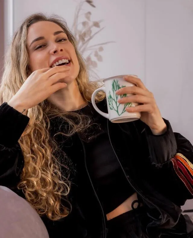 Ale Venturo mostrando una sonrisa en una foto de su cuenta oficial de Instagram (Foto: Captura)   