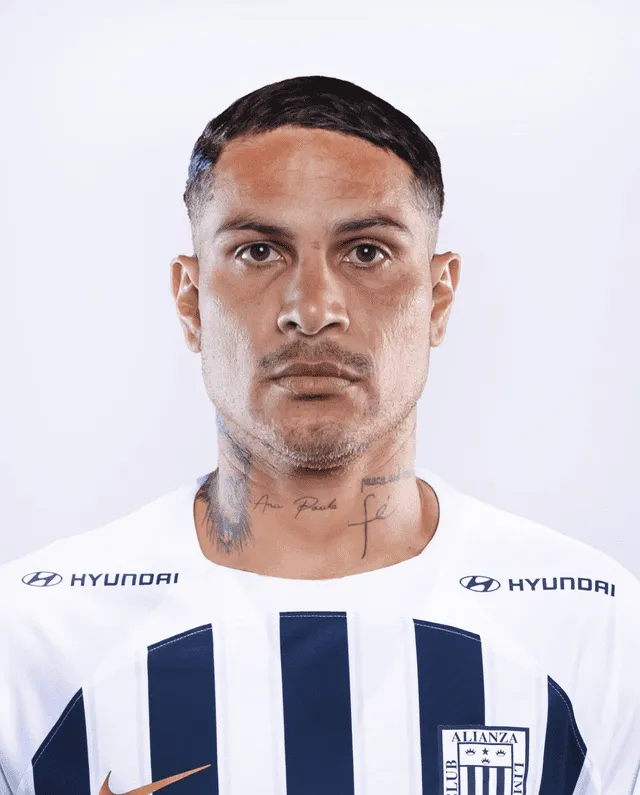 Paolo Guerrero se lució con la camiseta de Alianza Lima, pero detalle en honor a Ana Paula Consorte llamó la atención.