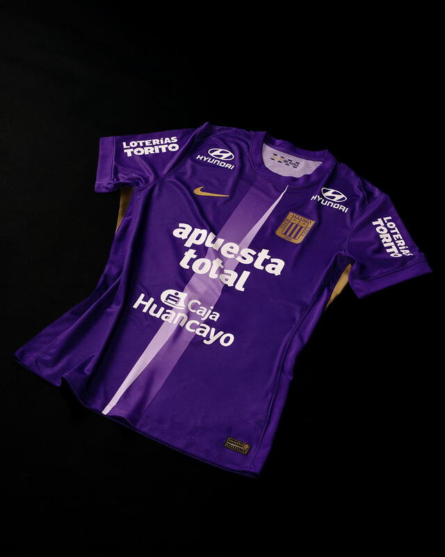  Así luce la nueva indumentaria. Foto: Alianza Lima   