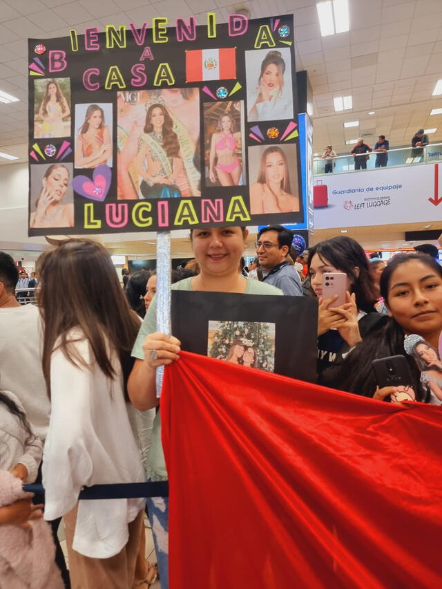 Fans esperan a Luciana Fuster en el aeropuerto/ Créditos: Bárbara Mamani / URPI -LR